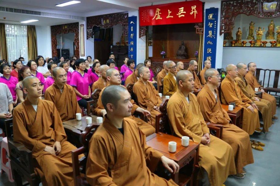 冷知识分享平台家里的家长离家出走了怎么办,她把钱钥匙和手机全都留在家里,只带了她要吃的药就走了?,探索奇闻异事